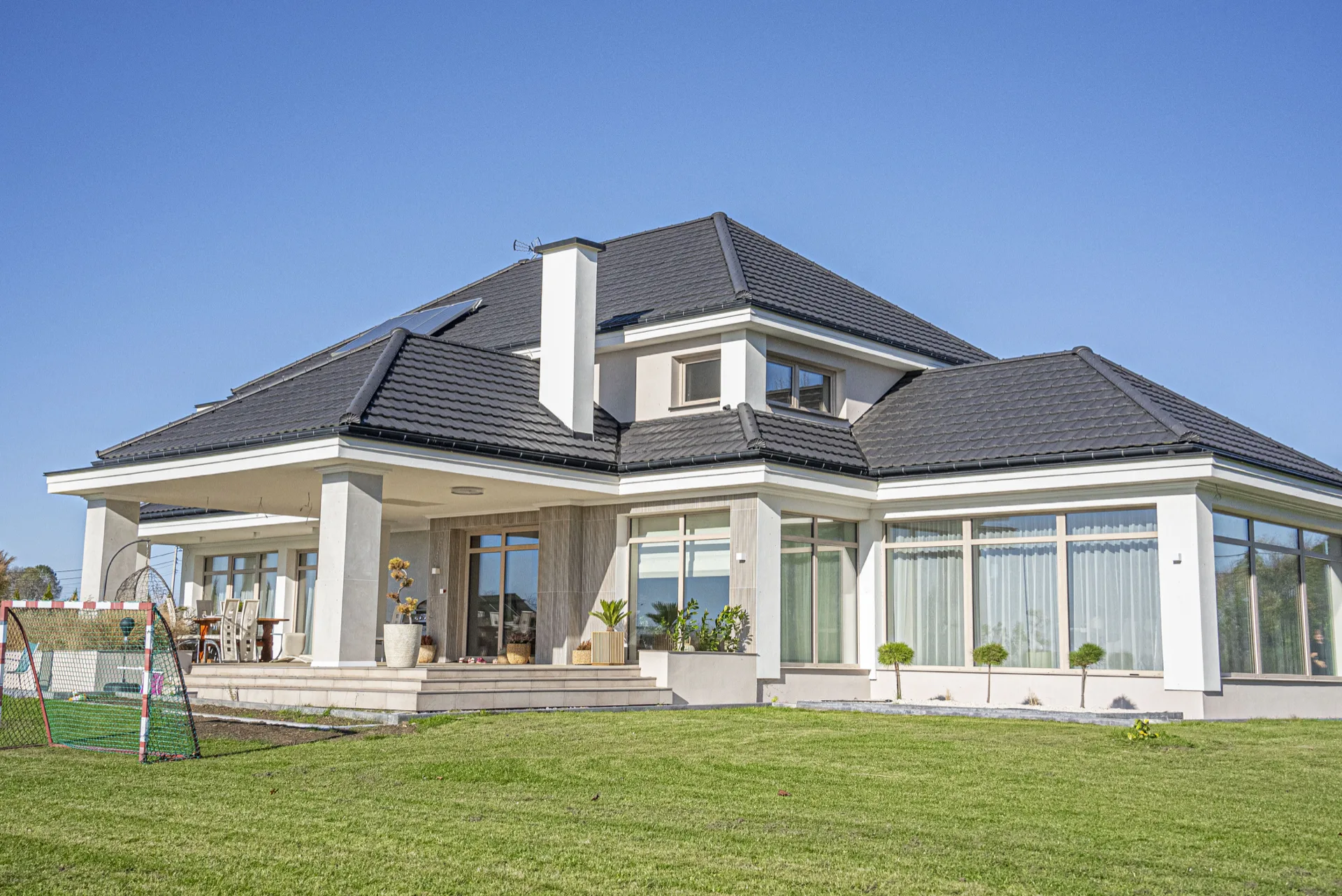 Rezydencja z rozległym przeszkleniem Perfectherm